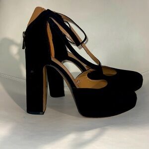 Jessica Simpson size 8 1/2 M black shoes
